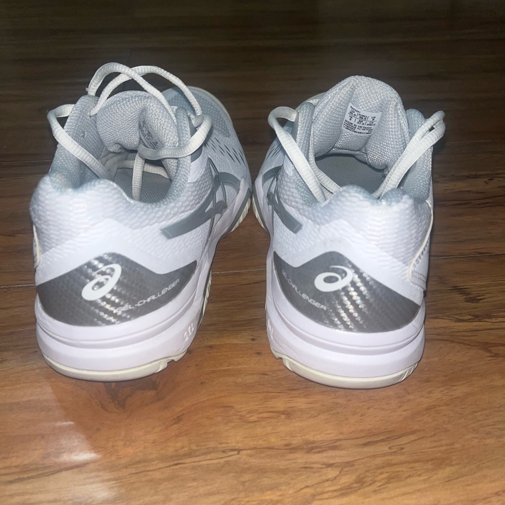 ASICS - Picture 3 of 5